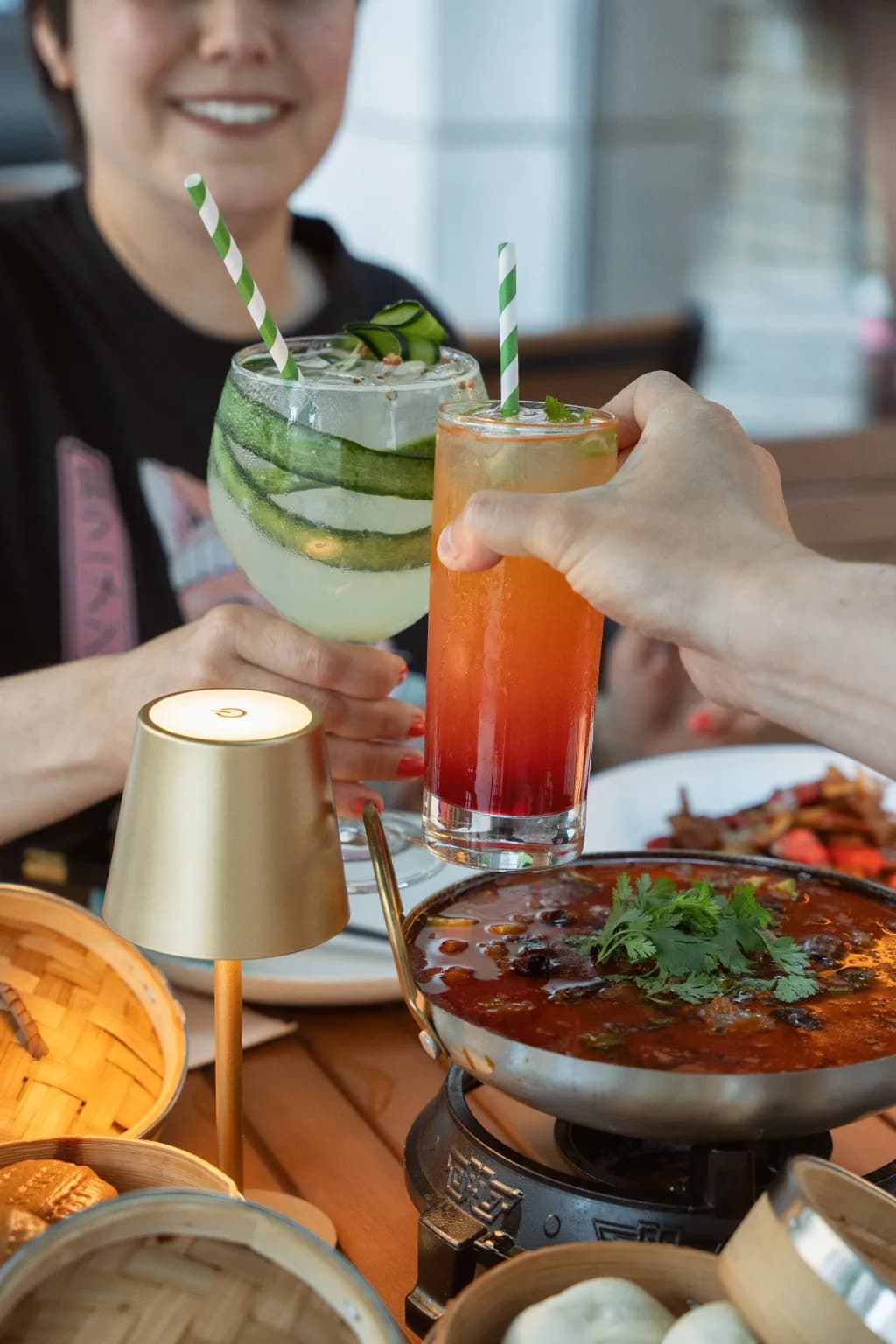 Bebidas e hot pot na Dragon Kitchen